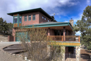 view of ranch/mansion from the front