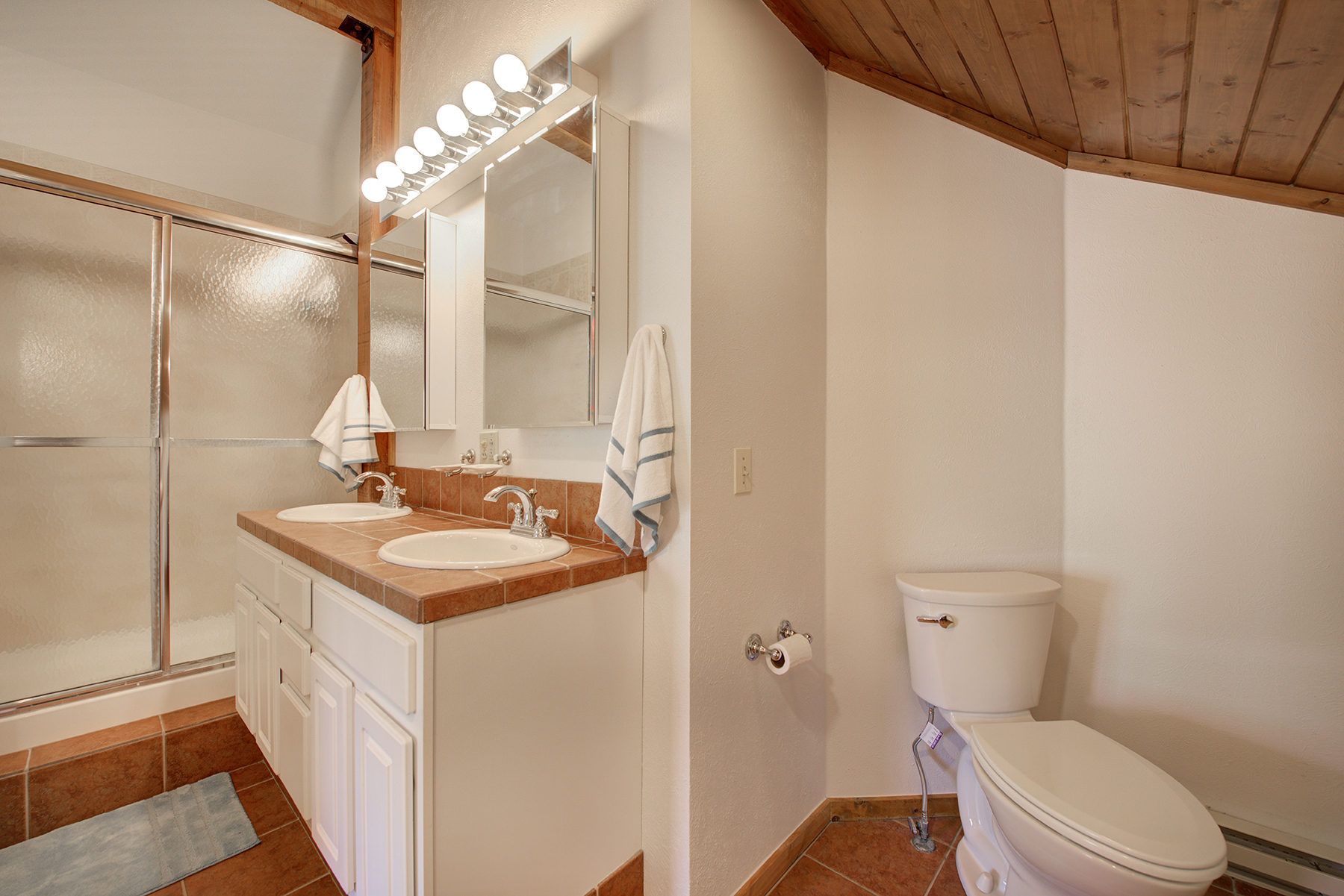 24_2 bathroom