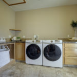 49.jpg Laundry from suite