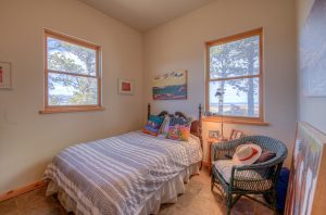 guest house bedroom windows