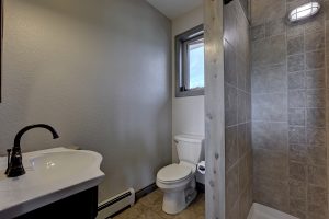 upper level 3/4 bath