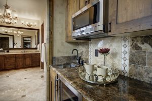 primary suite cafe service