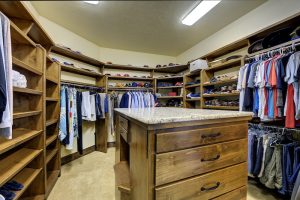 primary dressing closet