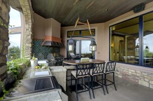 hightop outdoor dining