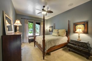 right guest room suite