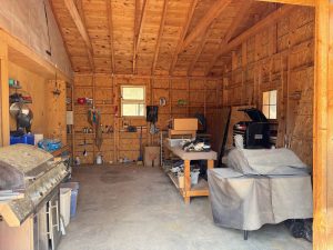 campers cabin garage/shhop area